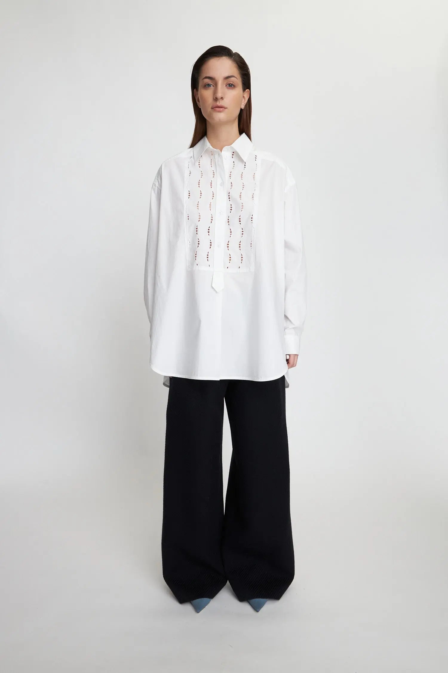 Stella Nova Oversized shirt with embroideries Shirt 001 White