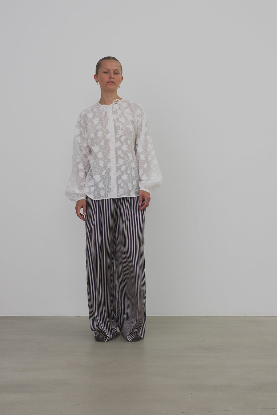 Stella Nova Flower Jacquard Loose Shirt Shirt 001 White