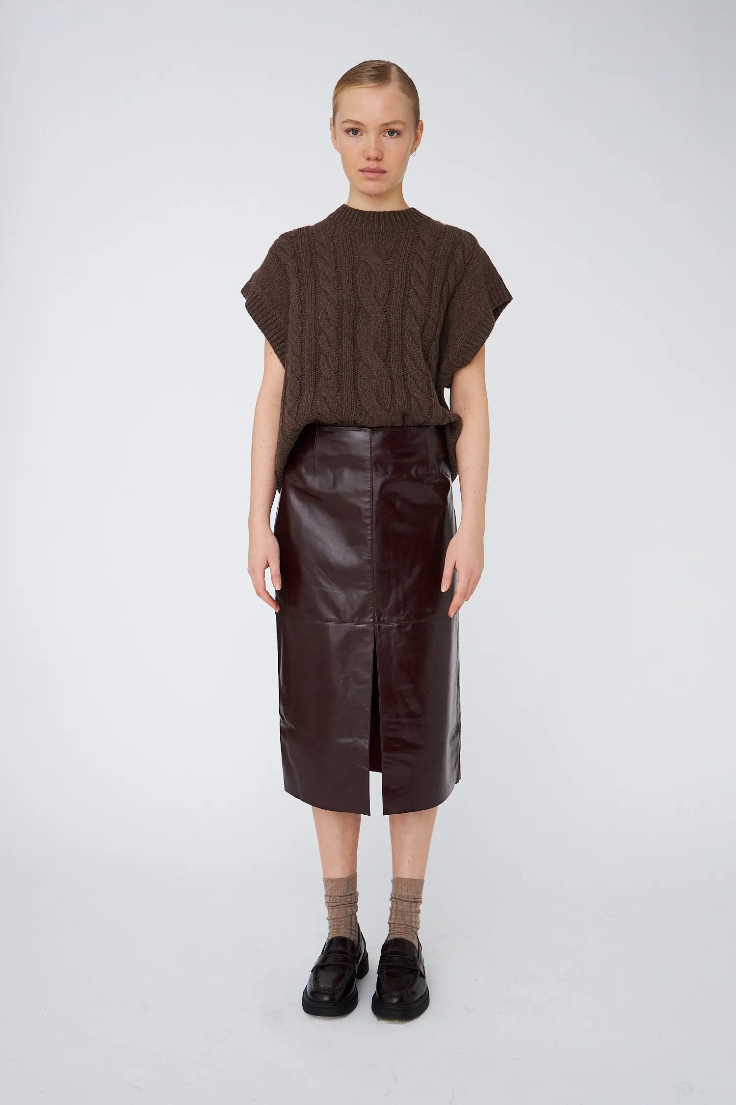 Stella Nova Cable Knit Vest Vest 869 Brown