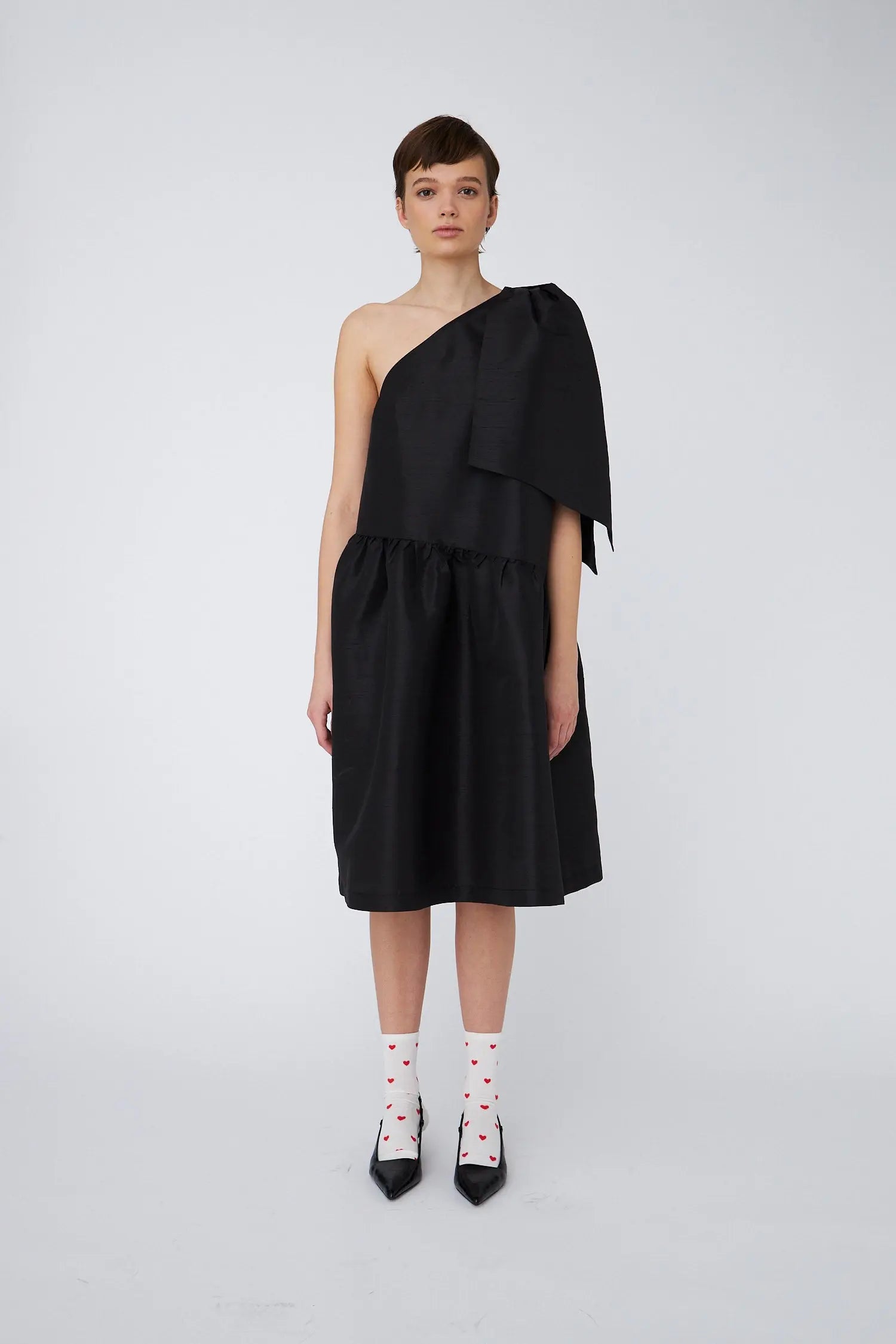 Stella Nova Crisp One-Shoulder Midi Dress with Bow Dress 999 Black