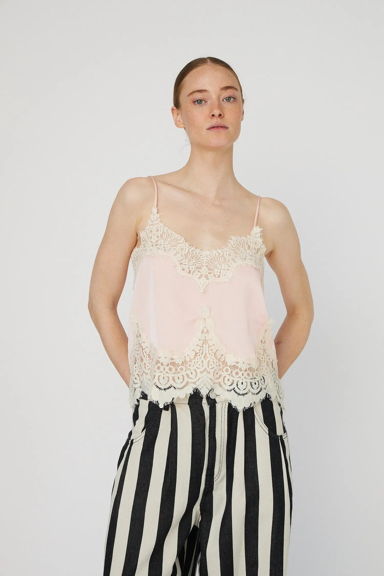 Stella Nova Delicate lace Top Top 150 Kiss Rose