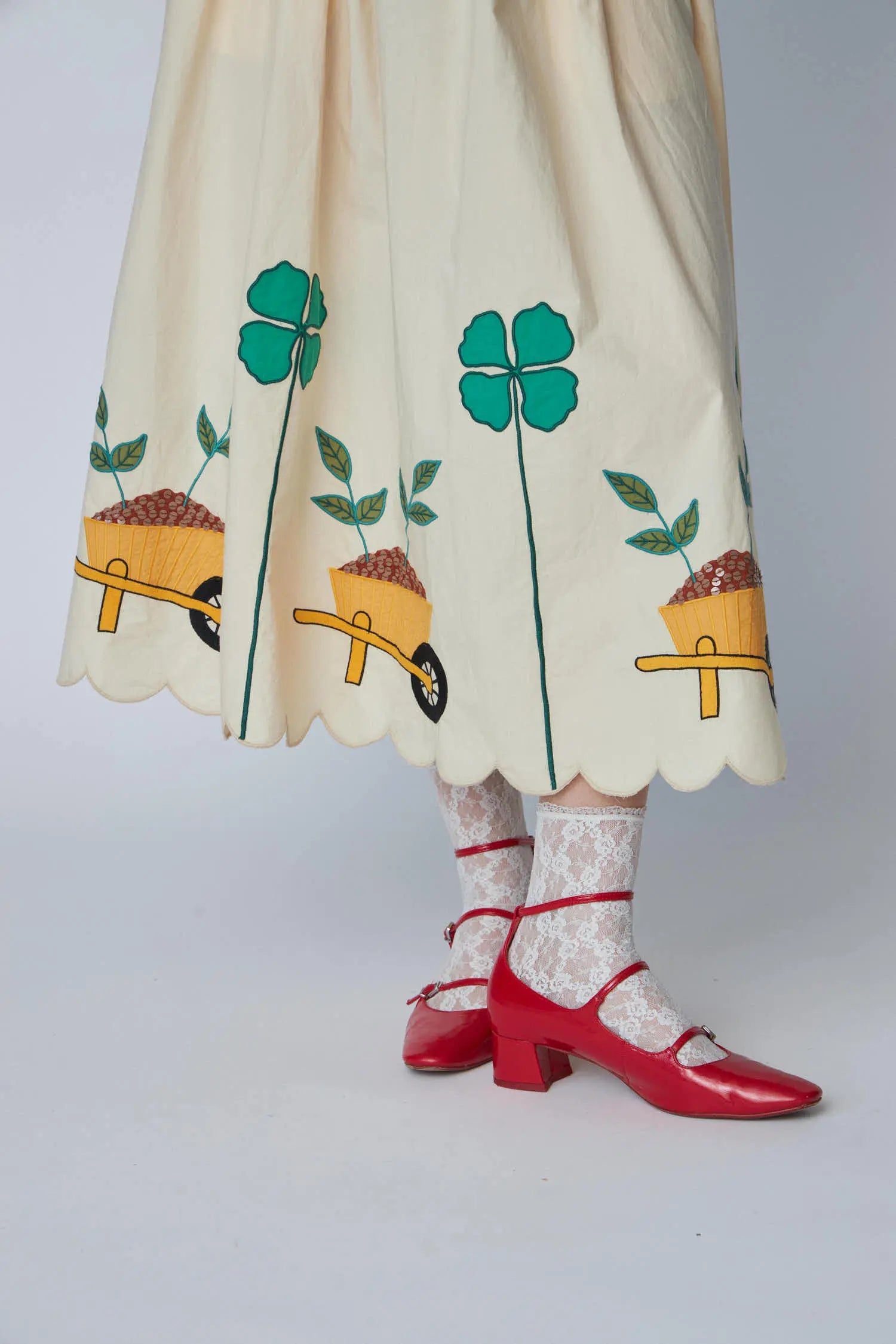 Stella Nova Embroidered Midi skirt with Scallops Skirt 078 Ivory