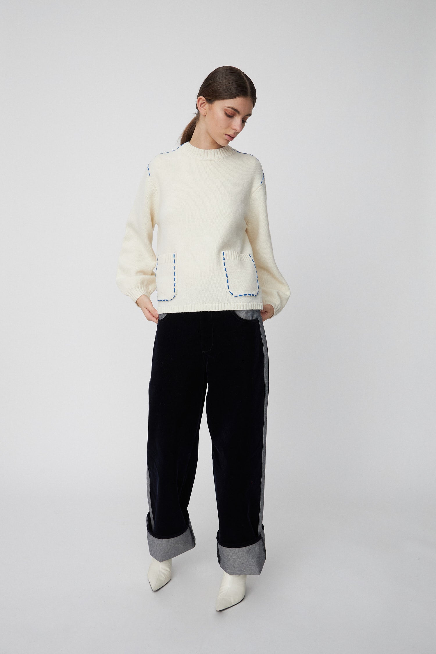 Stella Nova Thread Embroidered Knit Sweater 017 Almost White