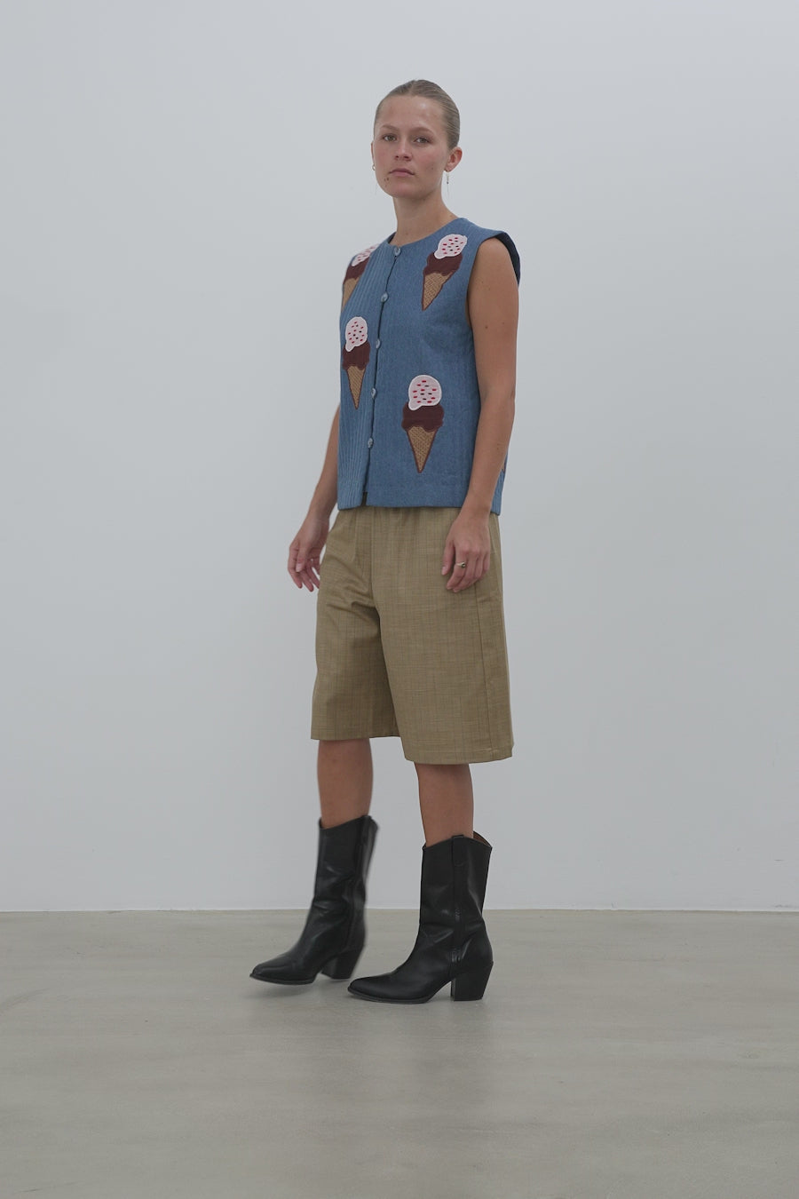Stella Nova Out of office Embroidered Vest Vest 316 Summer Blue